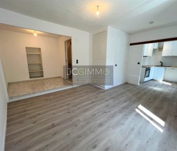 Location Appartement 1 pièce 27m² SOLLIES VILLE 83210 - Photo 1