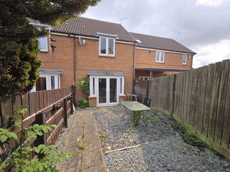 2 bedroom terraced house to rent - Photo 3