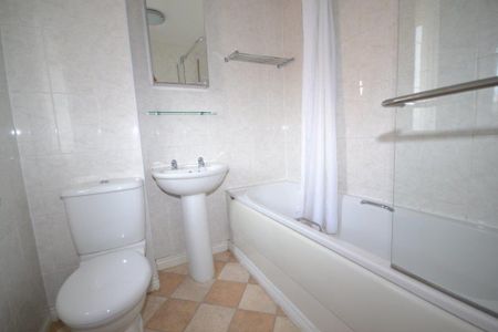 3 bedroom semi-detached house to rent - Photo 5