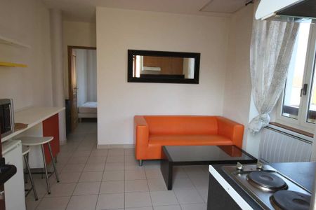 Appartement T2 près de BONNEVILLE à louer - Photo 2