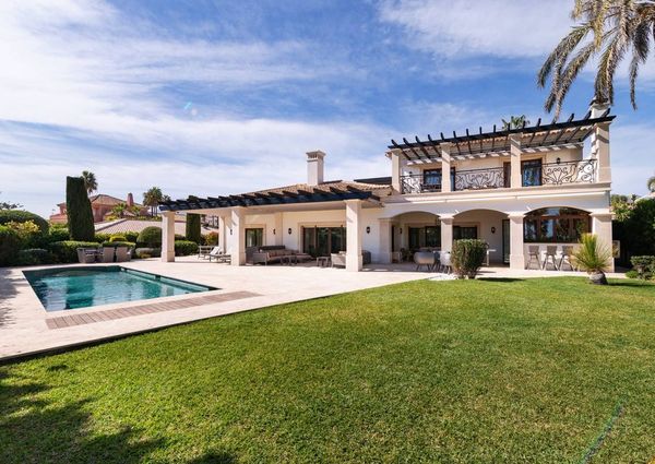 Luxury Villa for rent in Marbella Del Este, Andalusia