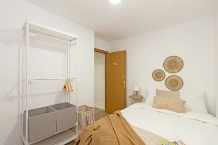 Carrer de Vicent Brull, Valencia, Valencian Community 46011 - Photo 5