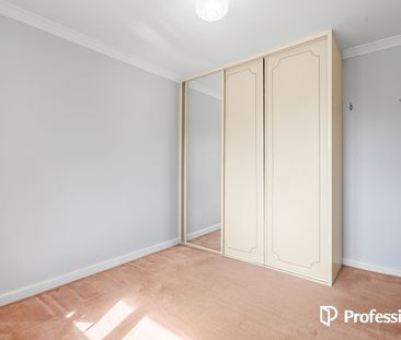 Spacious Family Home! - Photo 5