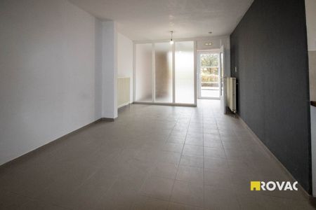 Gelijkvloers éénslaapkamer-appartement nabij groene zone en gratis parking - Photo 3