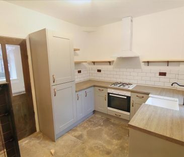 2 bedroom terraced house to rent - Photo 1