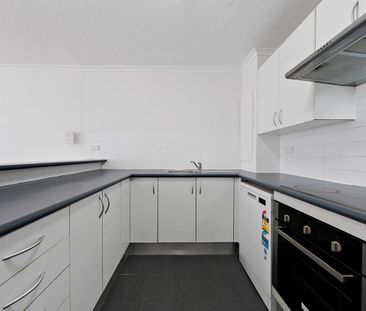 Stylish & Spacious Two-Bedroom Apartment in the Heart of Sydney CBD... - Photo 5