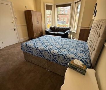 1 bedroom in a house share to rent - Photo 1