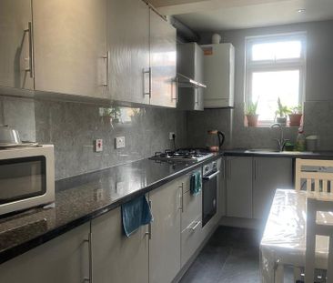 5 bedroom terraced house to rent - Photo 3