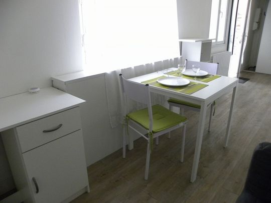 Location Appartement 2 pièces 23m² LOUVIERS 27400 - Photo 1