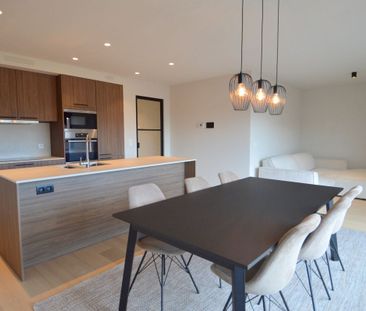 Penthouse te huur in Kortrijk voor € 1.100 met 1 slaapkamer - Photo 2