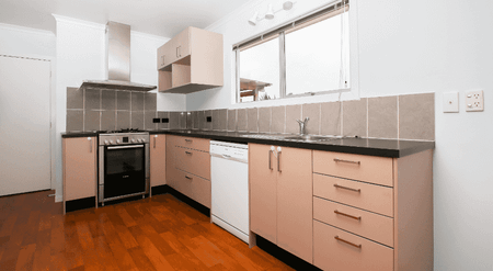 Family home - Photo 2