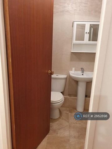 1 bedroom semi-detached house to rent - Photo 5