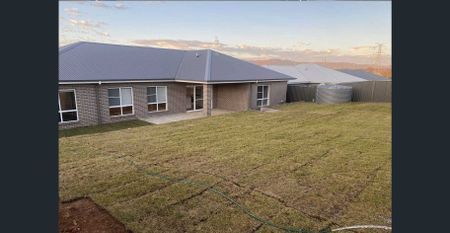 CALALA - Four Bedroom Hamptons Style Home - Photo 3