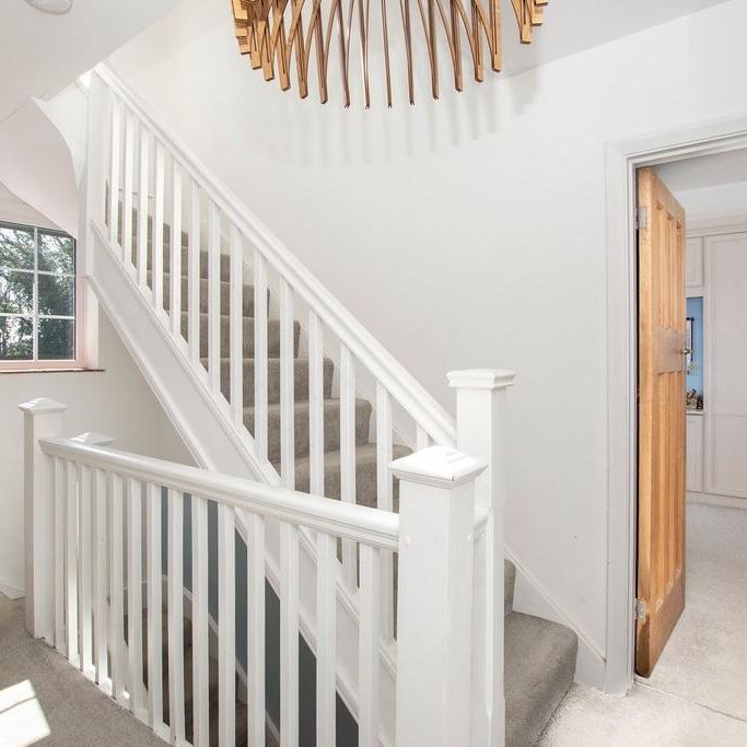5 bedroom detached house to rent - Photo 1
