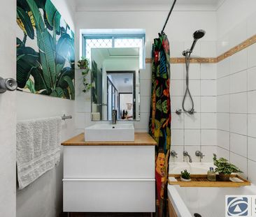 Fantastic street front duplex in excellent location HOME OPEN SATUR... - Photo 5