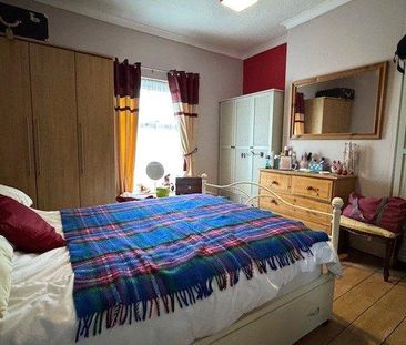 2 bedroom semi-detached house to rent - Photo 5