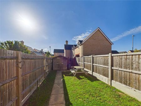 2 bedroom terraced house to rent - Photo 4