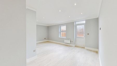 Studio to rent - Photo 2