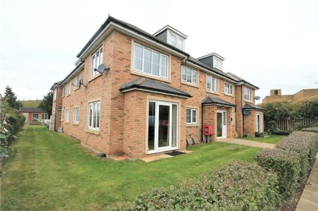 Town Lane, Stanwell, Staines-upon-Thames, TW19 7BZ - Photo 2