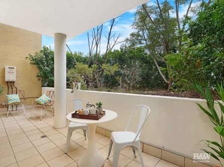 Huge 68sqm Private Garden Apartment - Photo 2