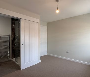The Crescent, Taunton - Photo 2