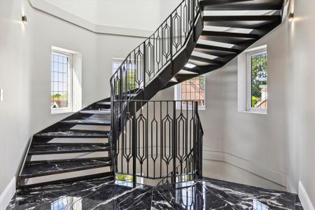 5 bedroom detached house to rent - Photo 2