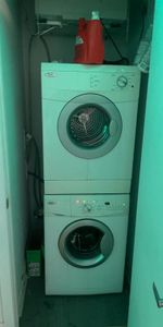 Beau 4 ½ à louer par mois. 2 chambres fermées Salon spacieux Cuisine fonctionnelle Salle de bain complète Appartement propre et bien entretenu, idéal - Photo 4