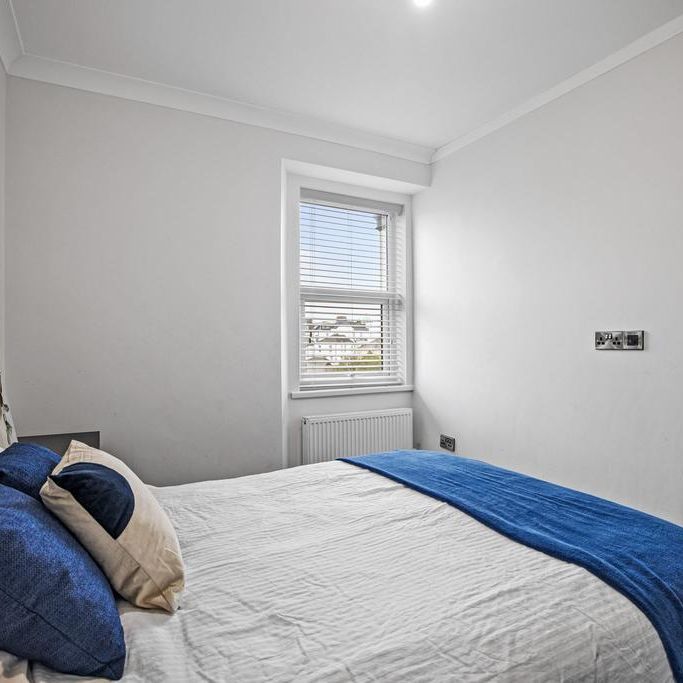 10 bedroom house share to rent - Photo 1