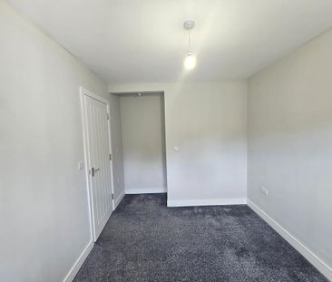 2 bedroom penthouse to rent - Photo 3