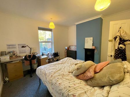 3 bedroom terraced house to rent - Photo 3