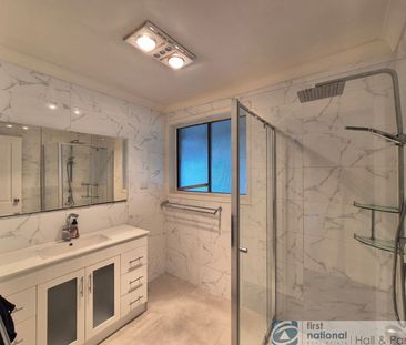 7 Bundeena Avenue, Keysborough - Photo 2