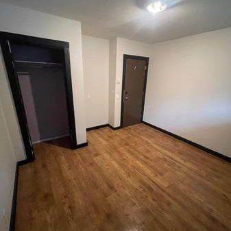 1 bedroom available in four bedroom house ($1000/month) - Photo 3