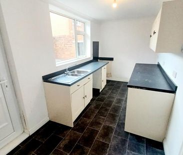 2 bedroom terraced house to rent - Photo 3