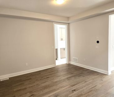 For Lease - 34 Mary Watson Street, North Dumfries, Ontario - Photo 2