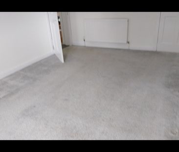 3 Bed Flat, Gifford Drive, G52 - Photo 3