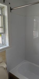 3 1/2 lumineux, frais repeint - Photo 4