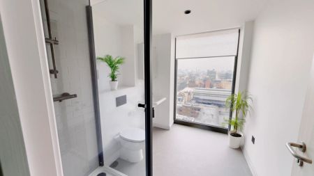Penthouse Premium Ensuite - Photo 5