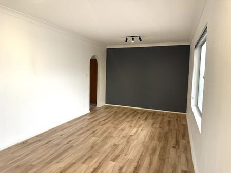 Two bedroom Shoal Bay apartment - Photo 2