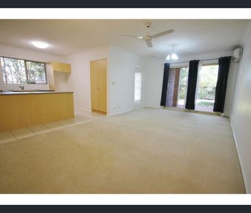 Centrally located home with secure courtyard - Photo 1