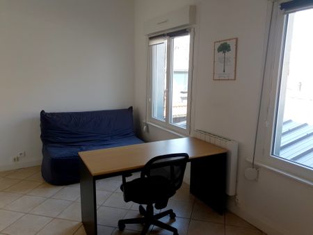 Location Appartement 1 pièce 24m² COMPIEGNE 60200 - Photo 2