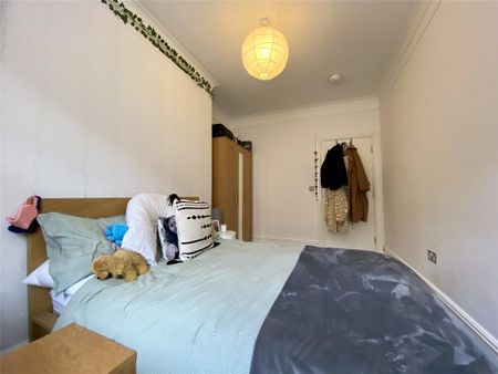 3 bedroom apartment to rent - Photo 4