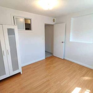 2-Bedroom Apt Available January 1st (Gerrard & Broadview) - Photo 2