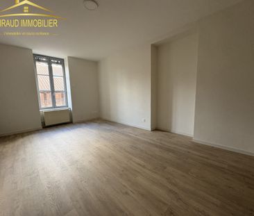 Location Appartement 3 pièces 69m² CHARLIEU 42190 - Photo 4