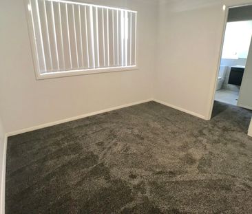 Neat And Tidy Modern Duplex - Photo 5