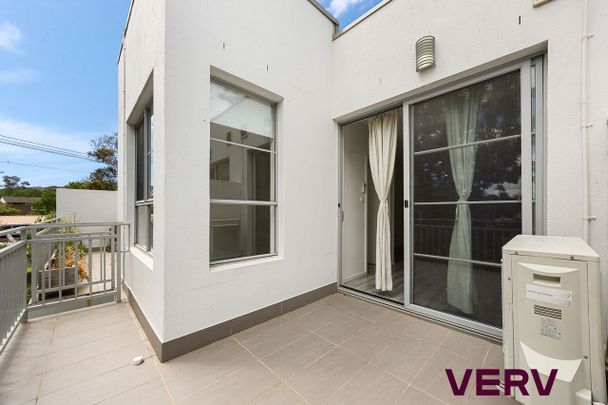 BEAUTIFUL ONE BEDROOM APARTMENT - Photo 1