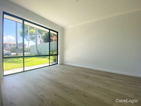 Spacious Family Home in the Heart of Bateau Bay - Photo 2