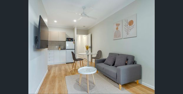 BRAND NEW FULLY FURNISHED, DESIGNER STUDIO APARTMENTS – BILLS INCLUDED! - Photo 1