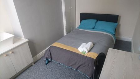 Cameron St, Kensington. - Photo 2