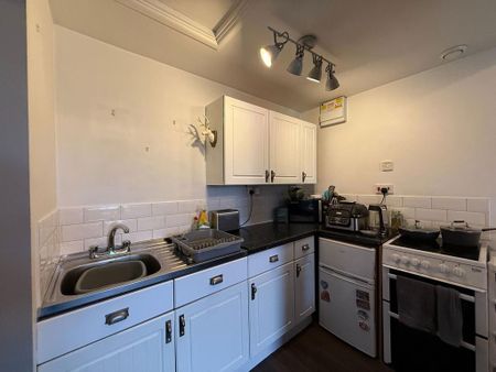 2 bedroom ground floor flat to rent - Photo 4