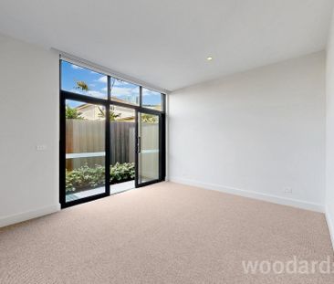 A Masterclass in Contemporary Elegance – Brand New Architecturally ... - Photo 6